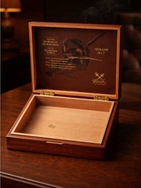 Vintage Espada by Montecristo Suede Leather Top Wooden Humidor Style Cigar Box